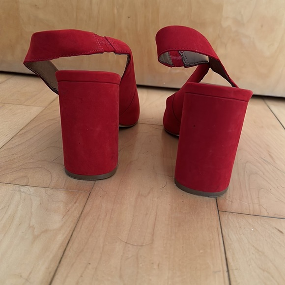 Steve Madden sling back heels in red. Size 9 - Picture 3 of 4